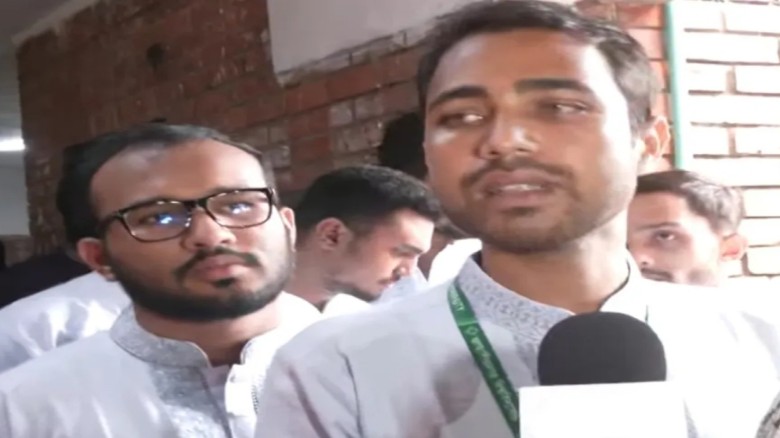 একটি গোষ্ঠীকে সুবিধা দিতে অতিরিক্ত ব্যালট ছাপানোর অভিযোগ ছা